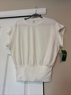 HALARA Elastic-Hem Short Sleeve Crew Top